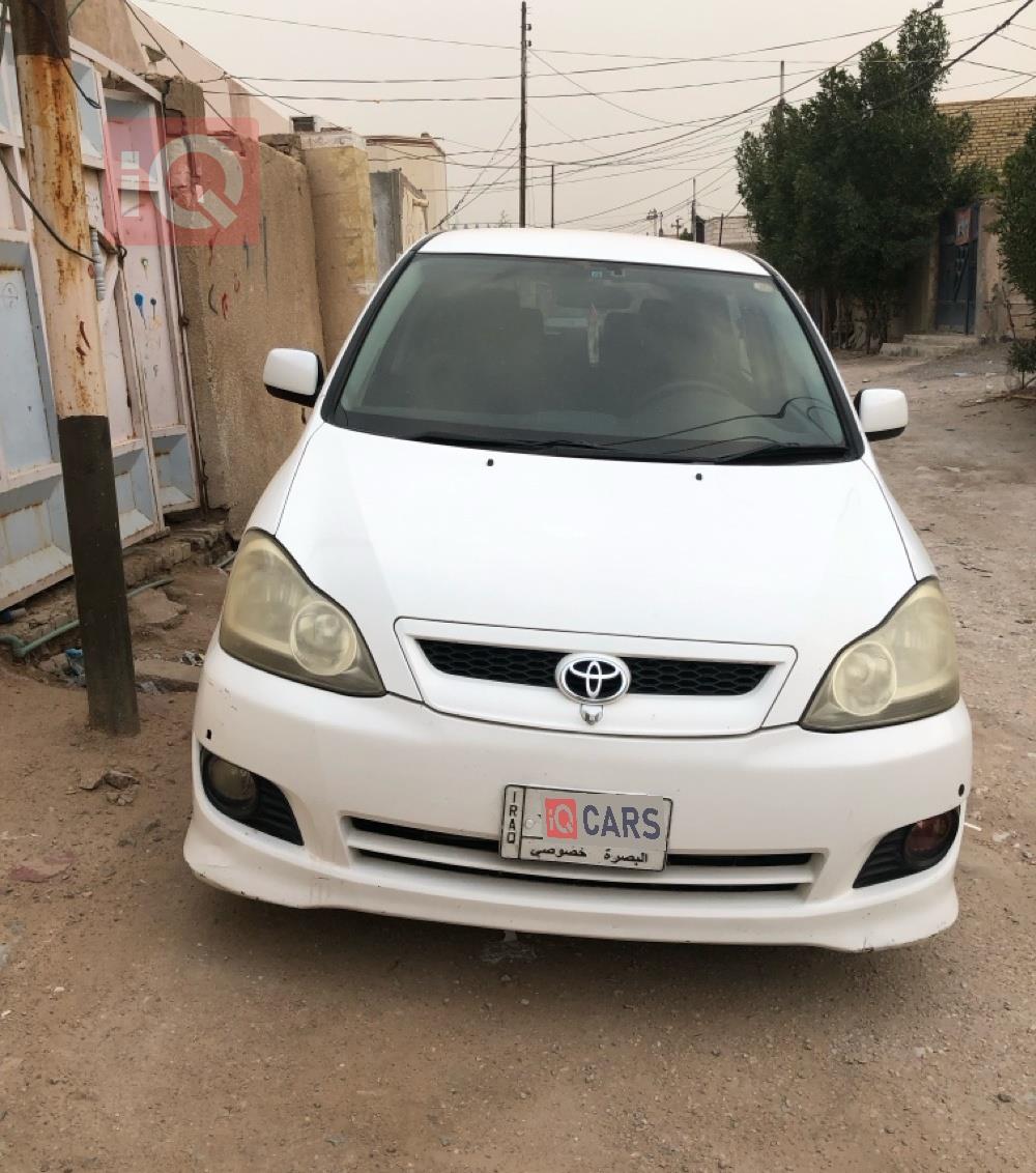 تۆیۆتا ئیپسەم